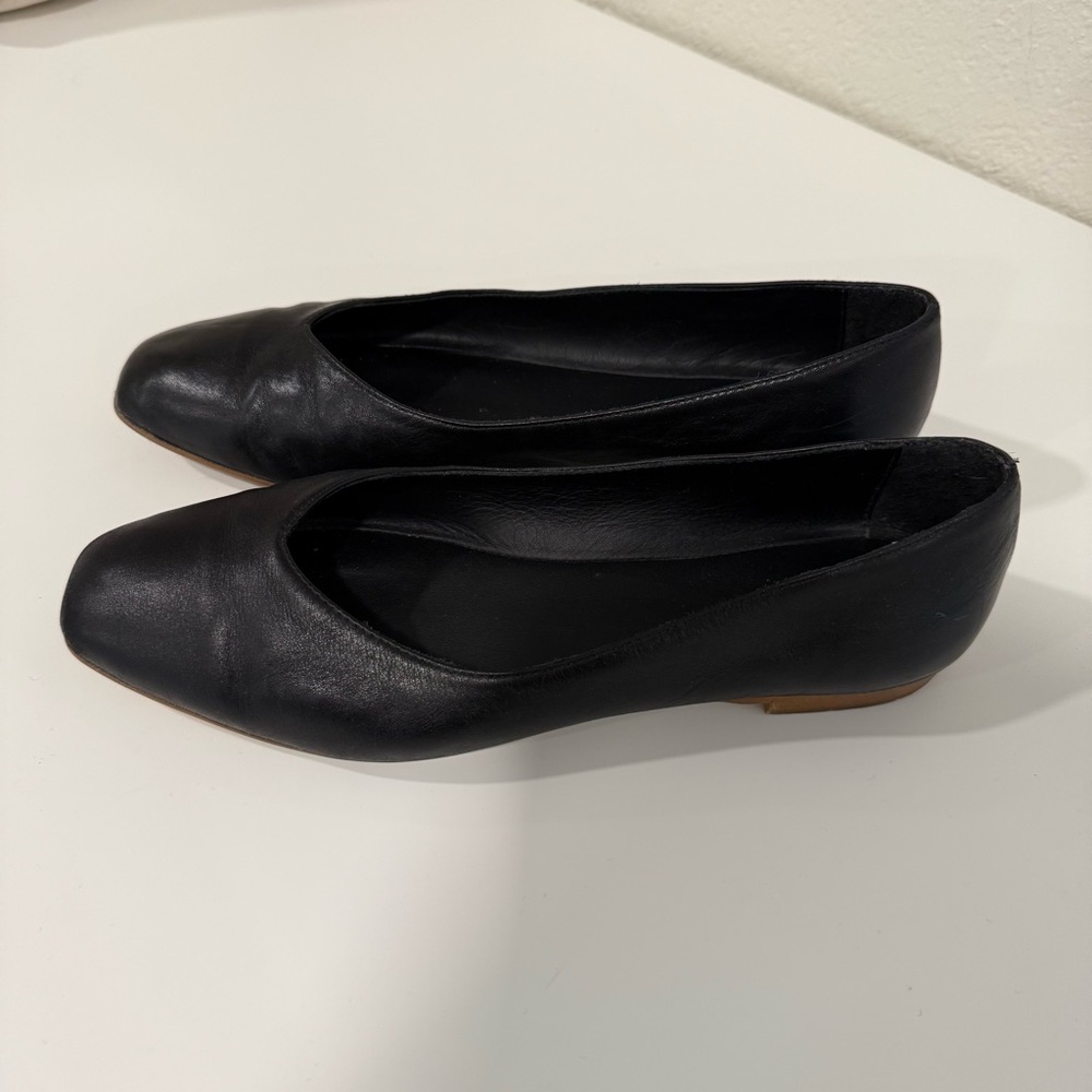 Coach and Four Black Leather Women's Flats Size 7 - Picture 2 of 3